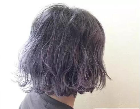 美發師來給我染個這樣的顏色